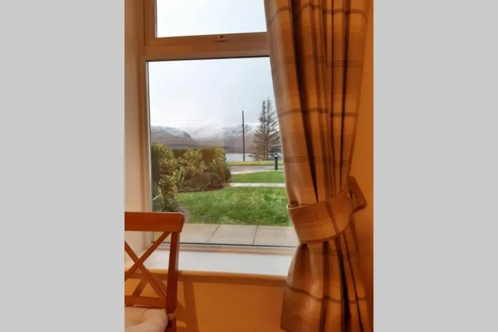 Conaglen, 2 Bedroom Lochside Flat