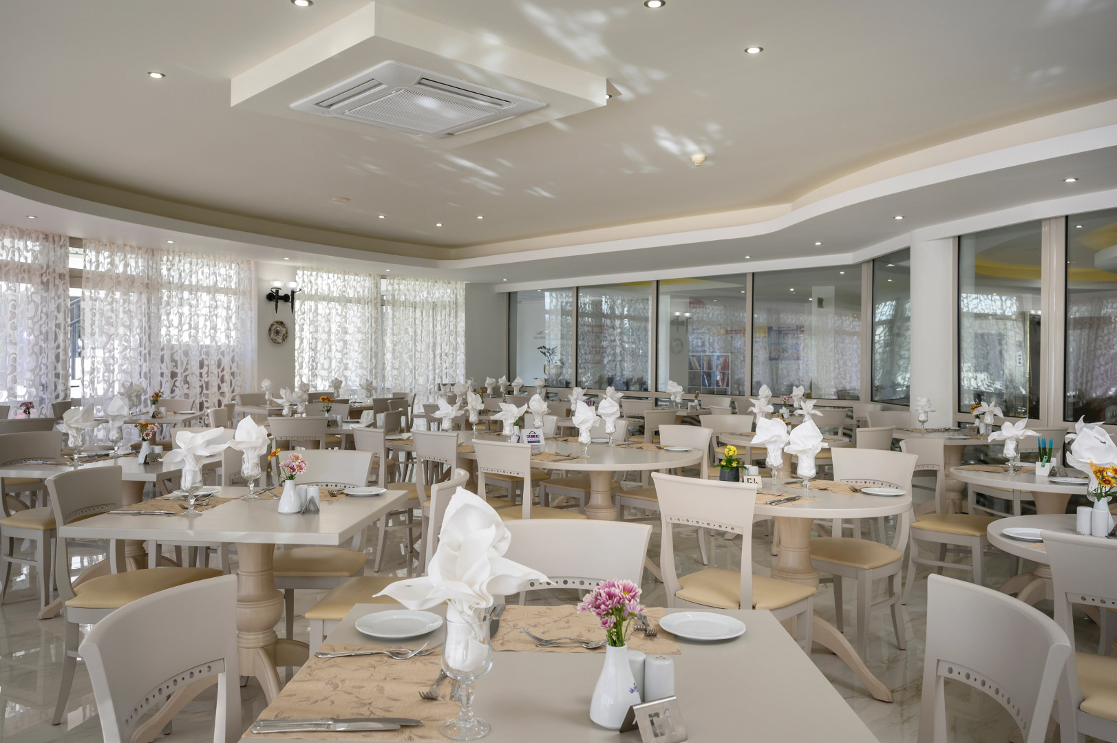 Vantaris Garden and Vantaris Corner