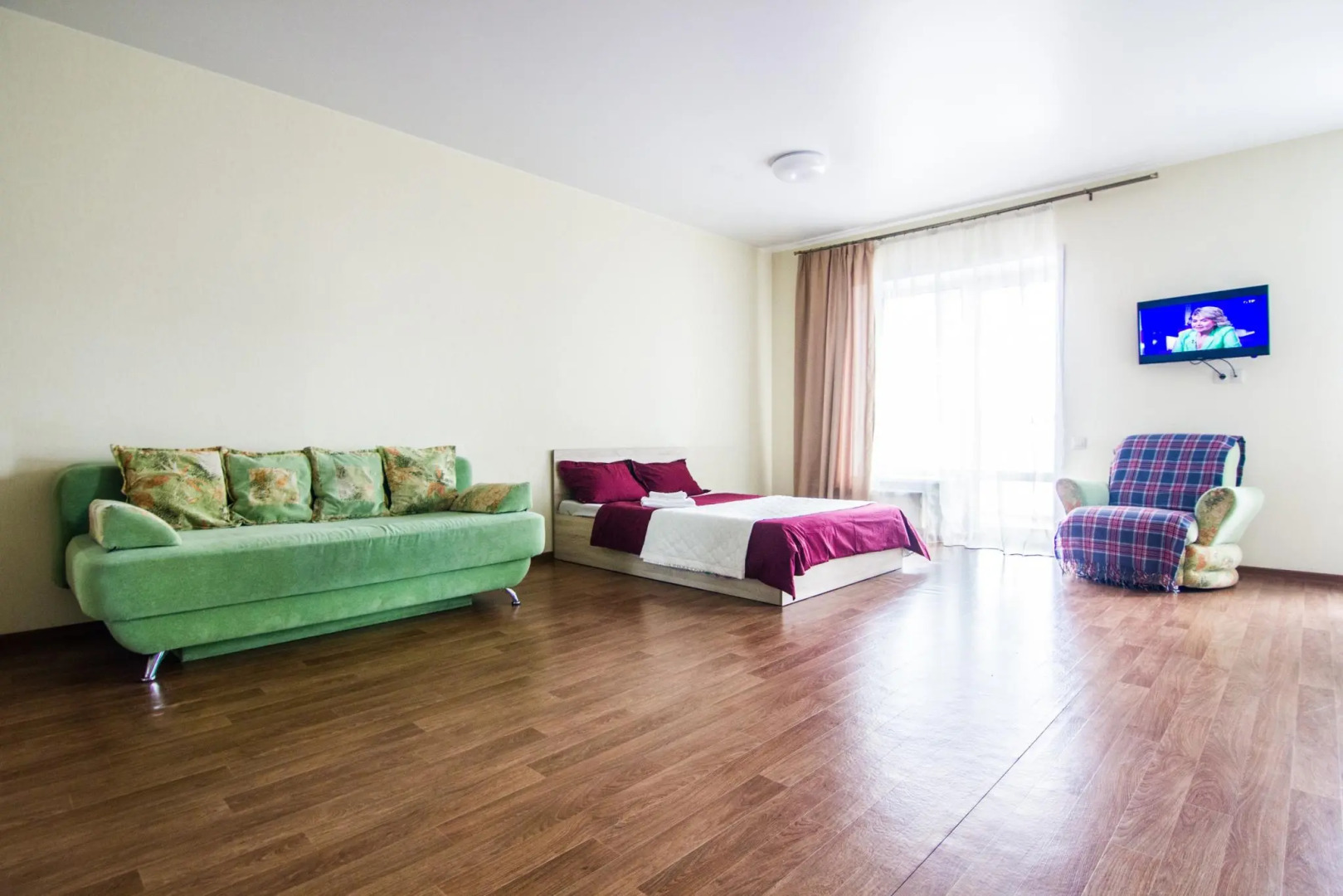 ЖивиТУТ на проспекте Комсомольский 80Е