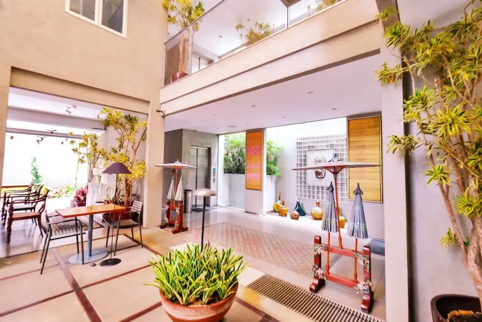 KoenoKoeni Boutique Hotel