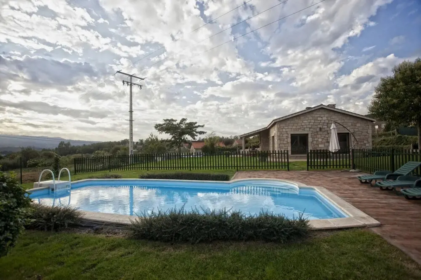 House - 3 Bedrooms with Pool and WiFi - 107943