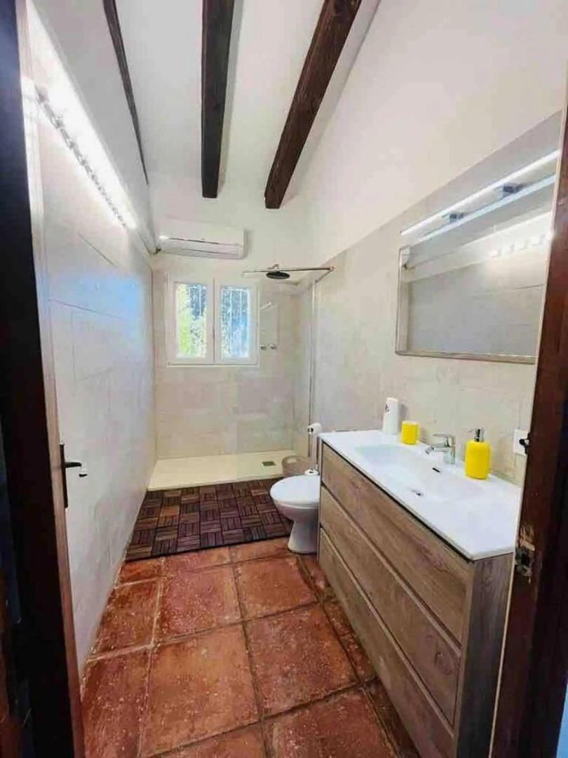 3 bedrooms house with shared pool terrace and wifi at Albinyana