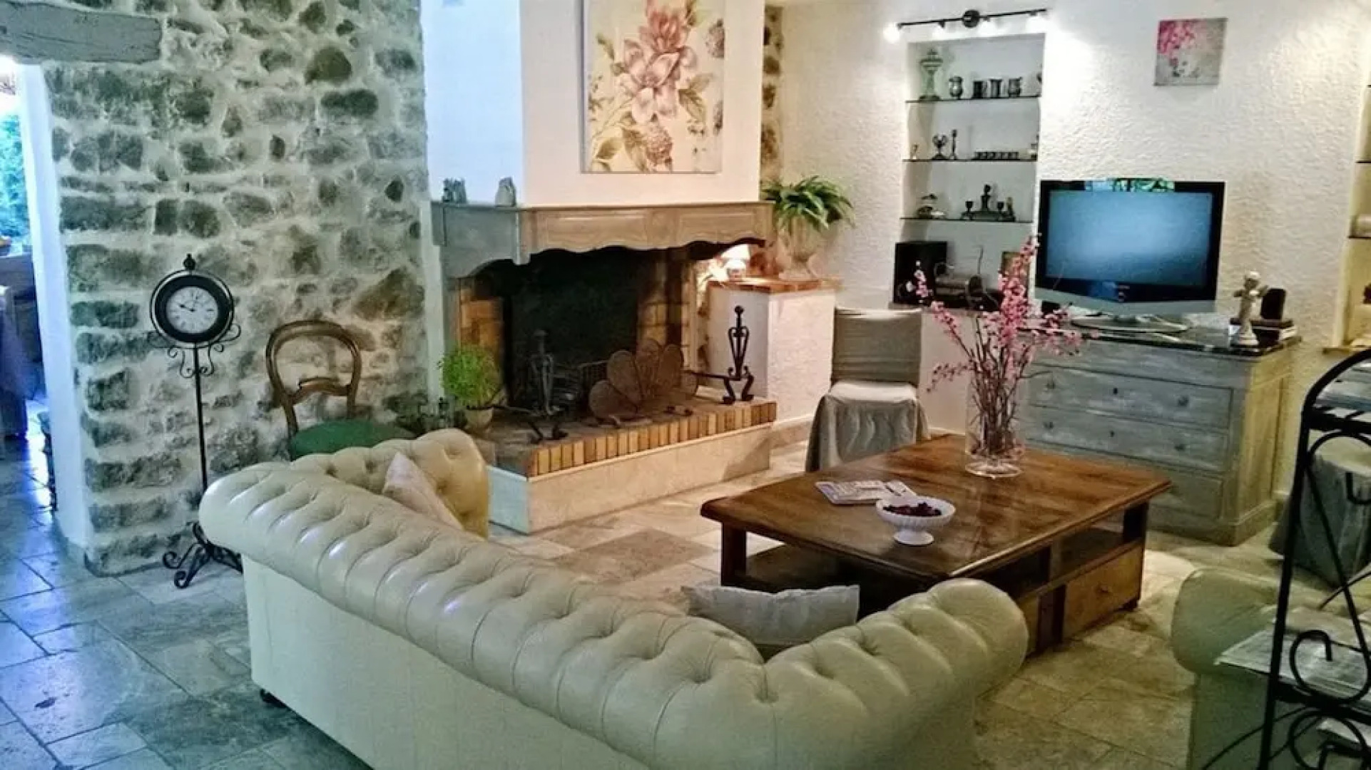 Le Mas des 5 Fontaines. Gite