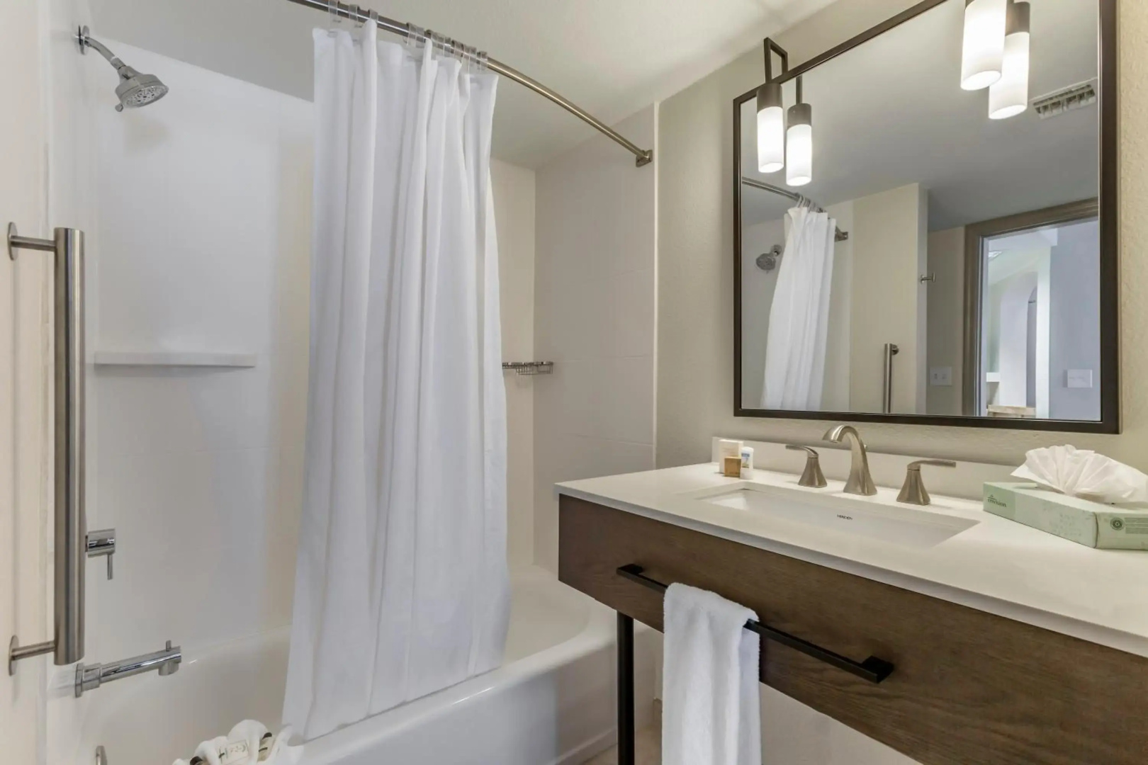 Windmill Suites Surprise - Phoenix, an Ascend Collection Hotel
