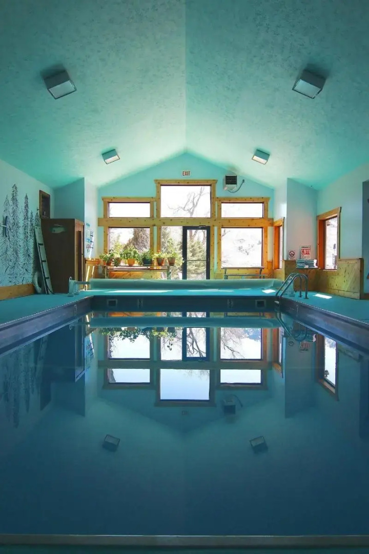 Yellowstone Village Inn and Suites