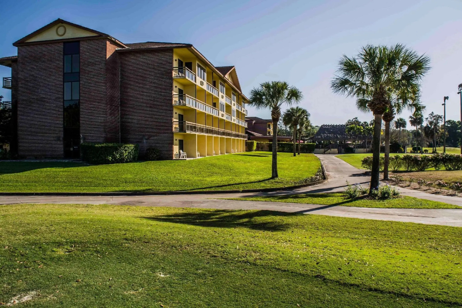 Quality Inn and Suites Golf Resort
