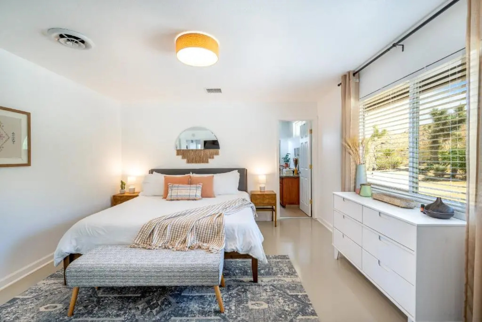 The Full Moon, Joshua Tree: Hot Tub, Sauna, Views