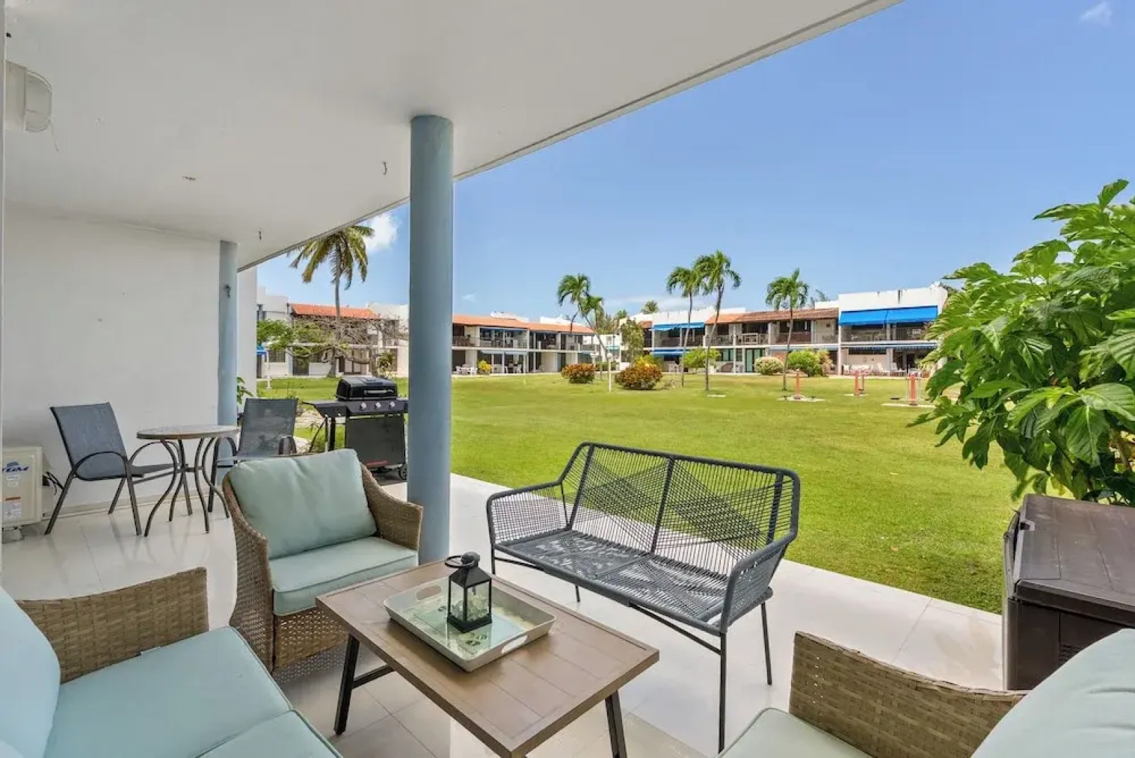 Playas Del Yunque Condo: Pool & Beach Access
