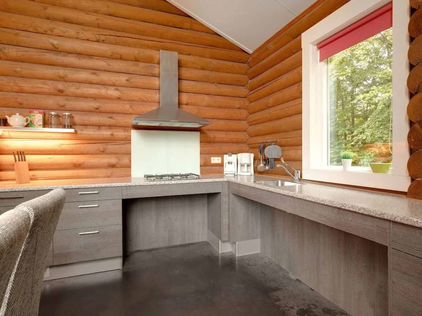Holiday Bungalow with Sauna, Located on a Pond in Hoge Hexel
