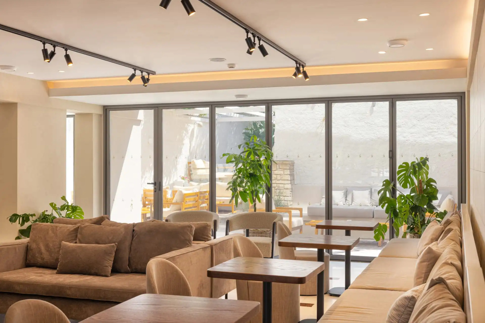 Erato by Samian Mare