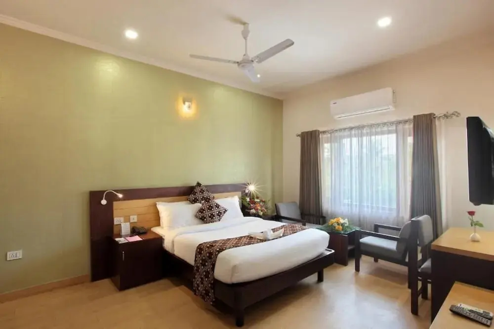 Hotel Pushpak Calicut International Airport