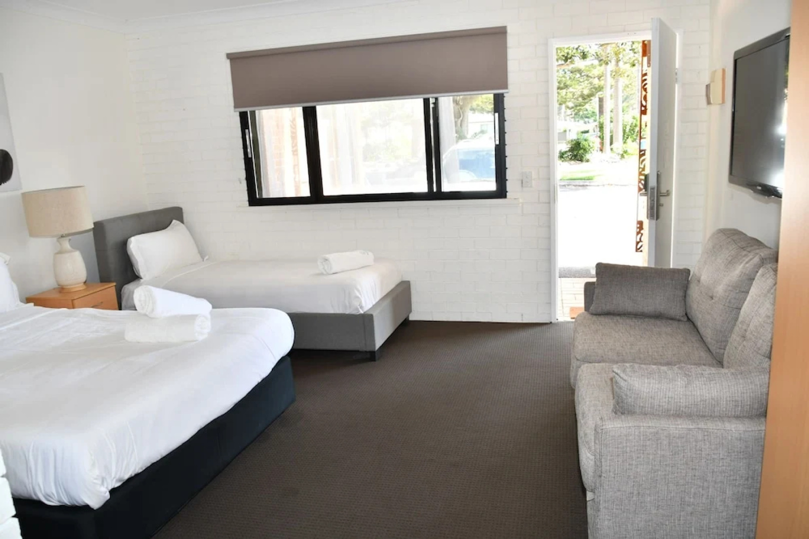 Lakeside Inn (ex. Oasis Resort & Village)