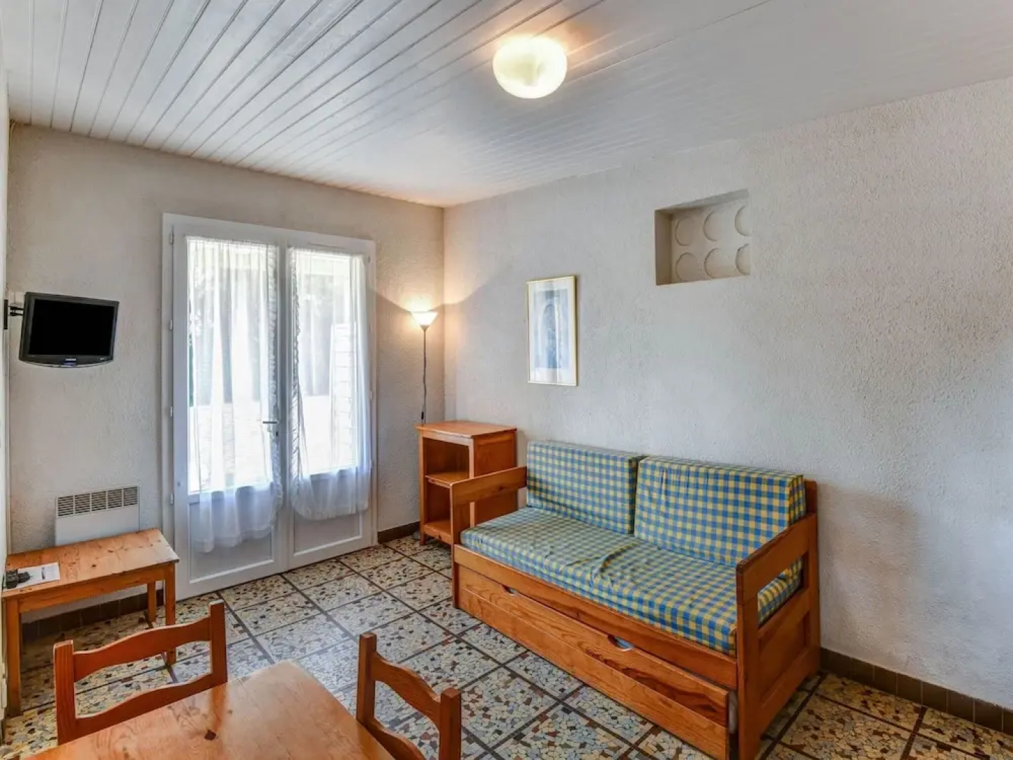 Holiday Home With Pool in Saint-savinien