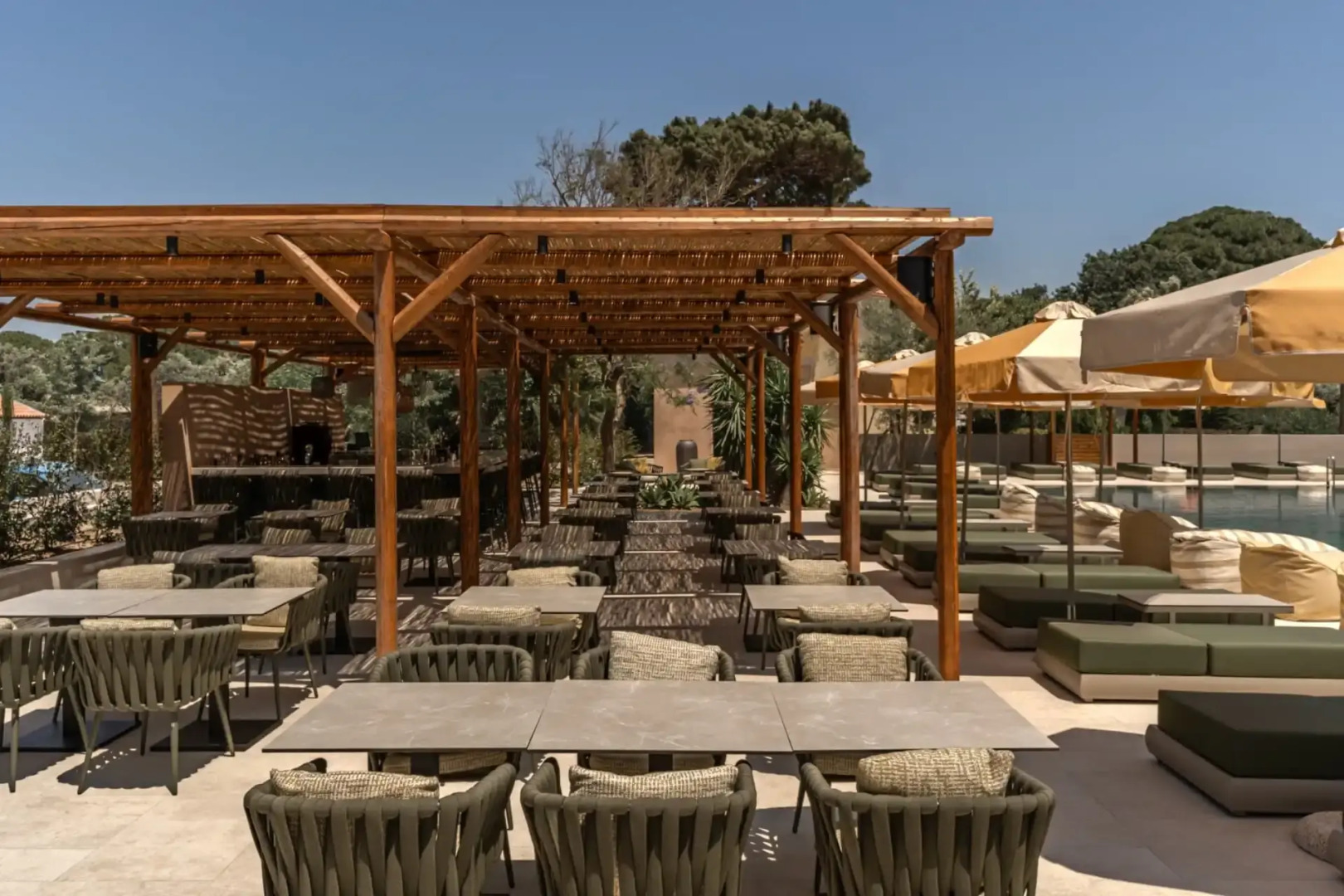 Eleonas Hotel Aparts