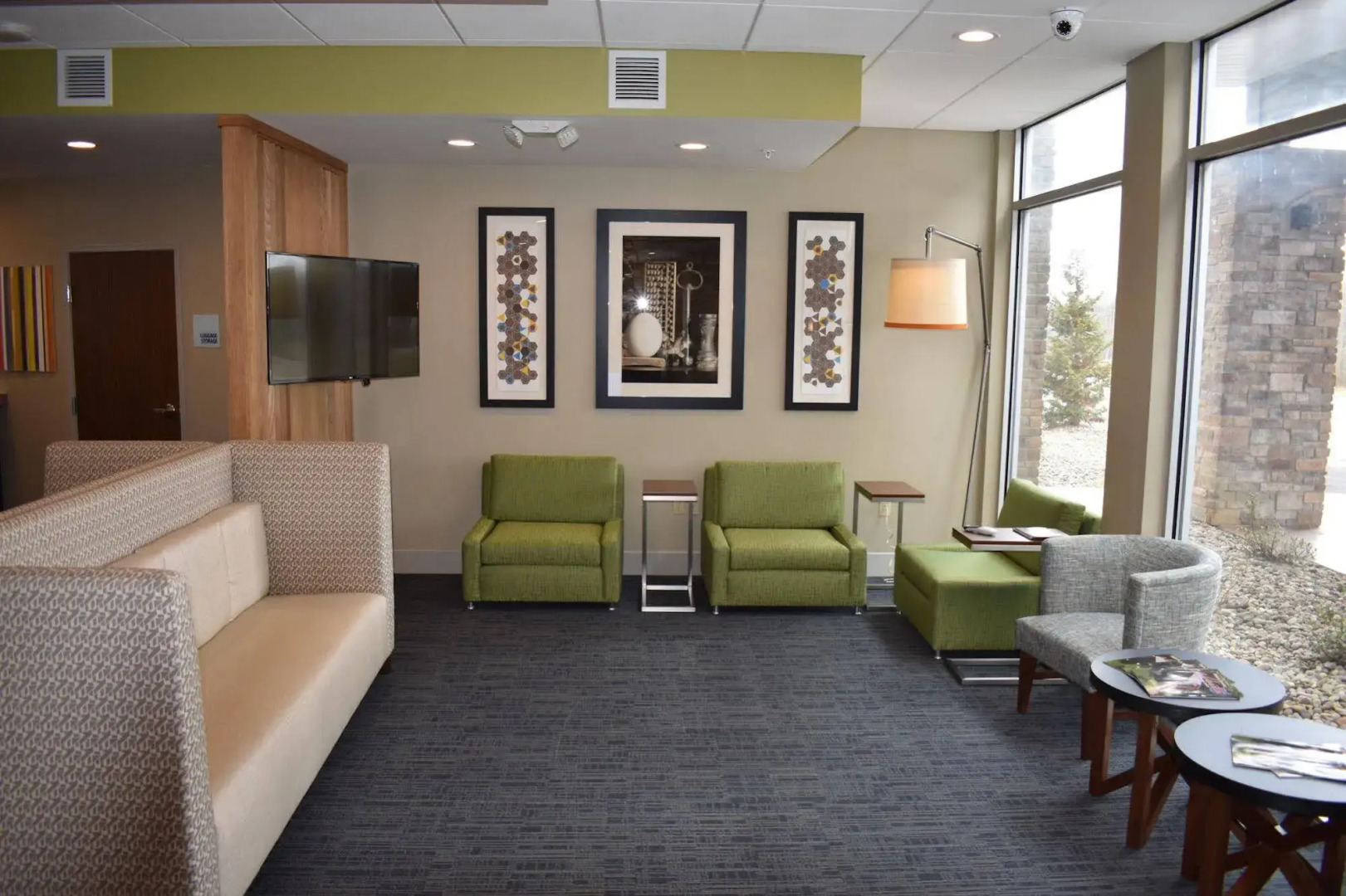 Holiday Inn Express & Suites Parkersburg East by IHG