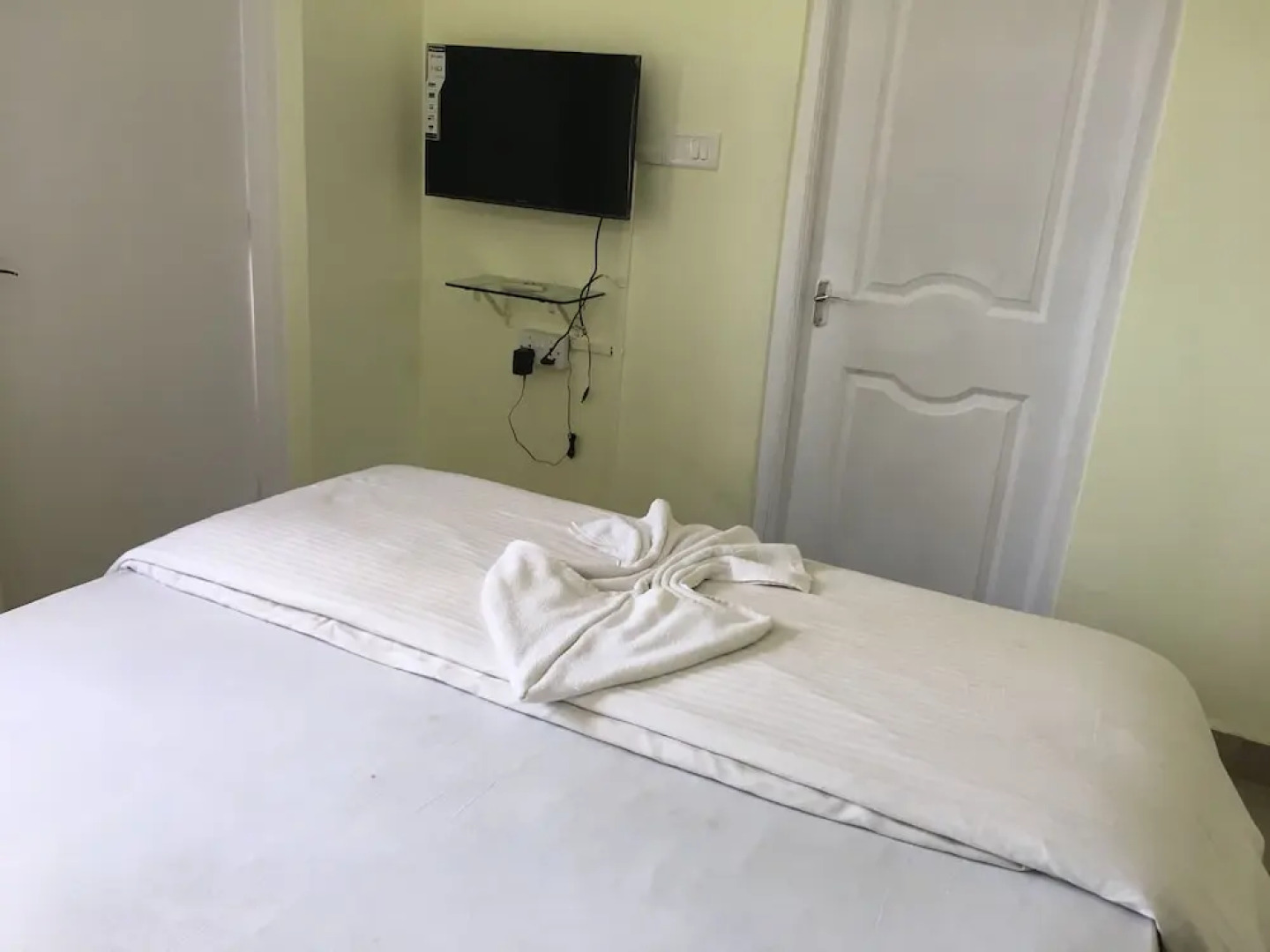 OYO 7001 StayOut Parth Inn