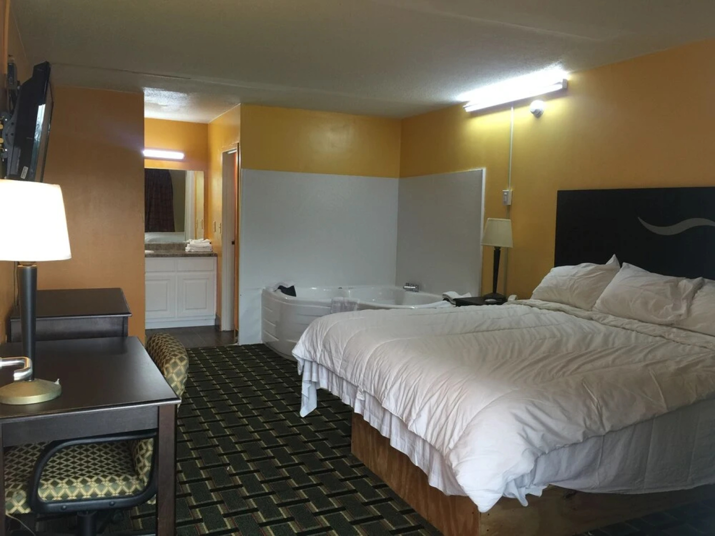 Corinth Inn & Suites