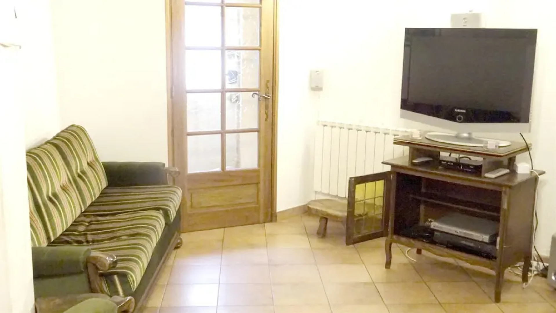 House With 2 Bedrooms in Monieux, With Wonderful Mountain View and Fur