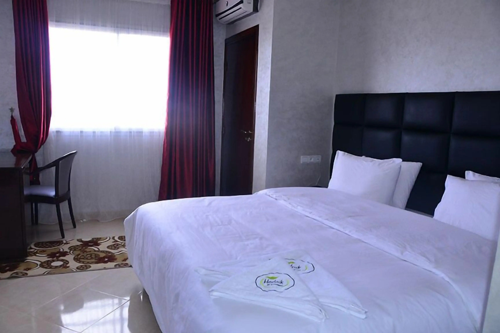 Hotel Hadaik Ain Asserdoune