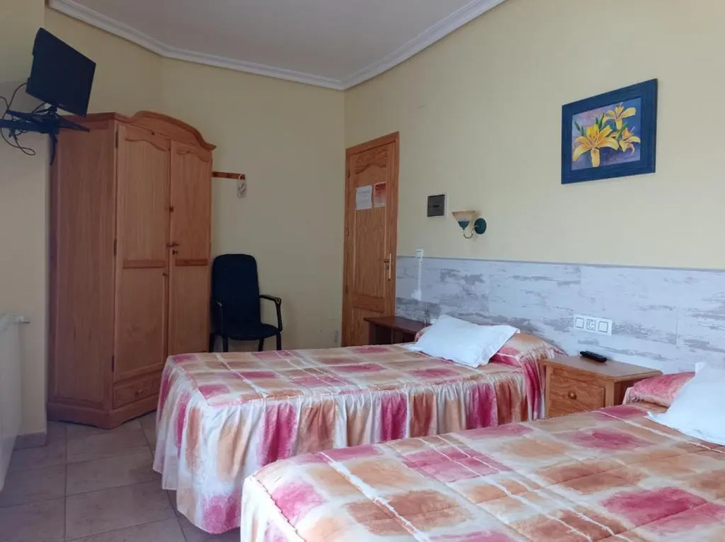 Almenara Hostal Restaurante