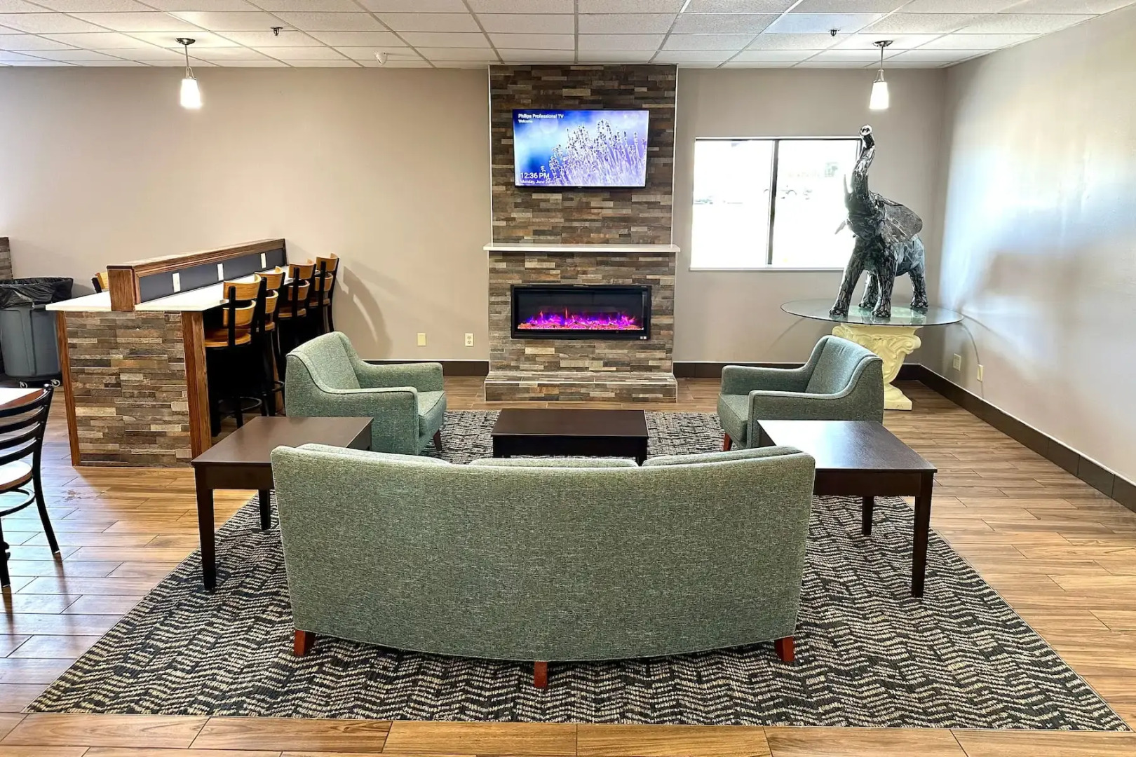 AmericInn & Suites By Wyndham Baraboo Event Center