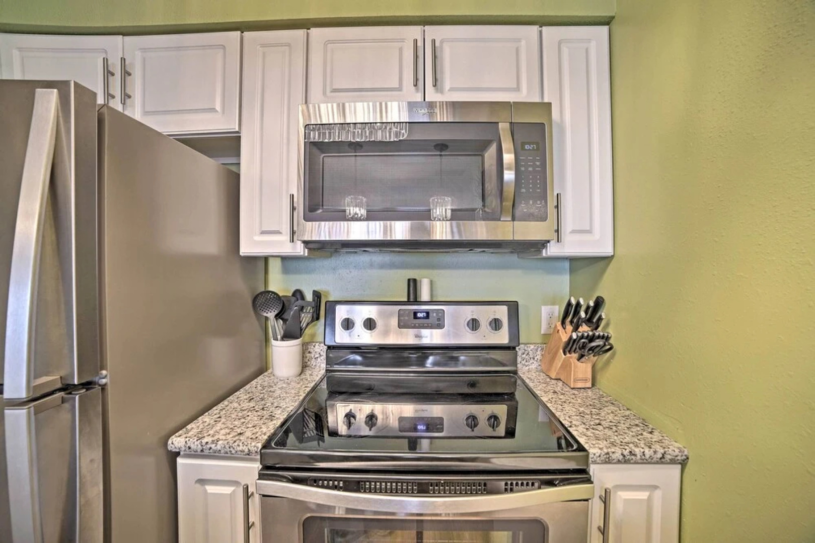 Cozy Missouri Condo ~ 2 Mi to Silver Dollar City!