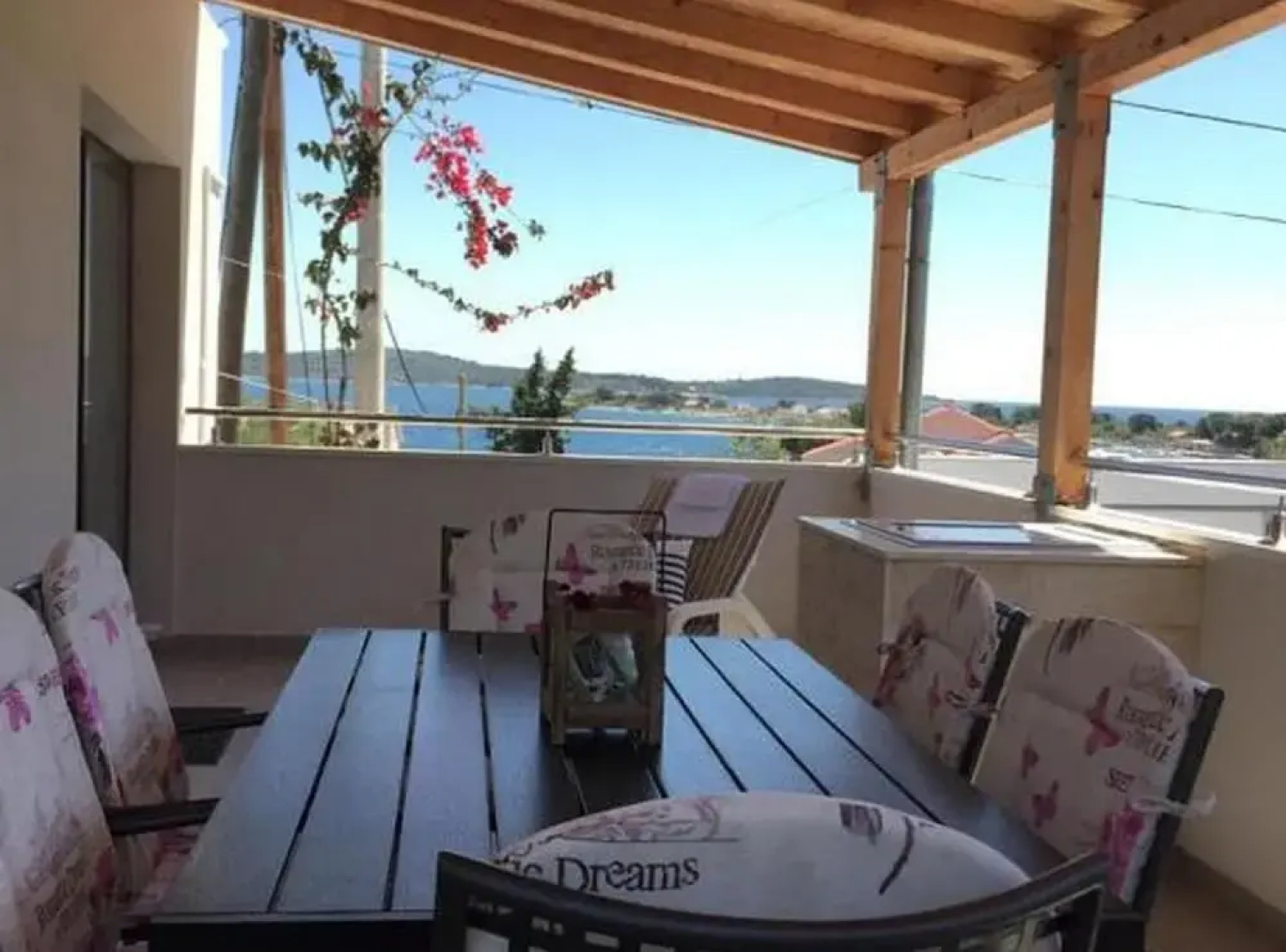 Seaside Retreat Holiday Home With Terrace
