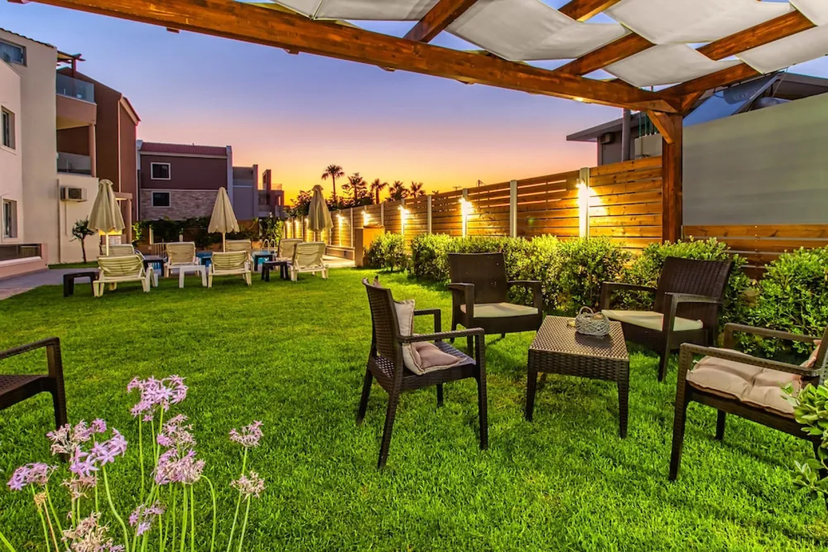 Oliva Beach Studios & Apartments