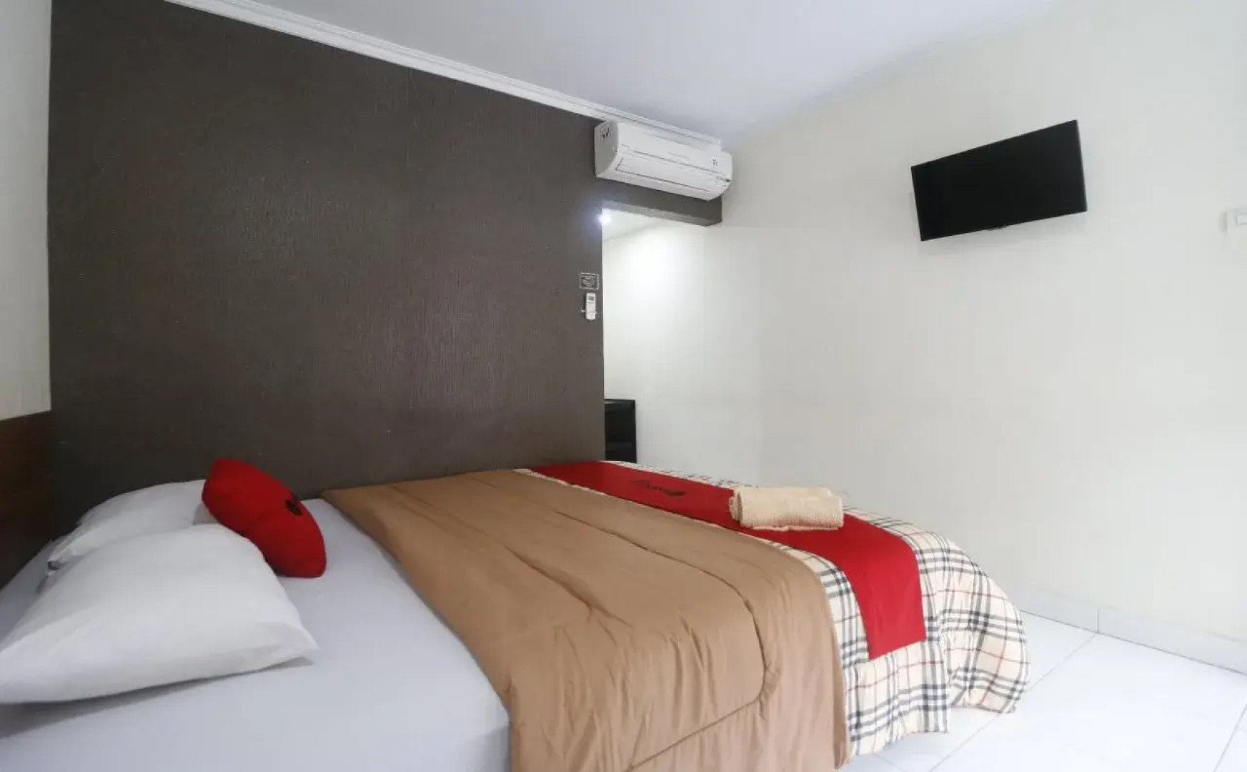 RedDoorz @ Jalan Pangeran Antasari Lampung