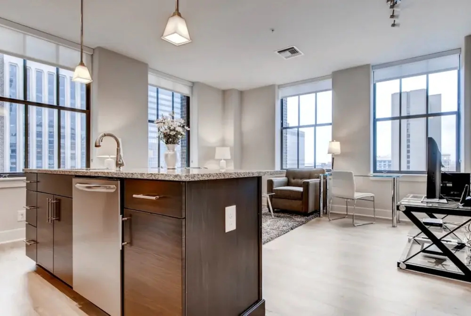 Global Luxury Suites at Light Street