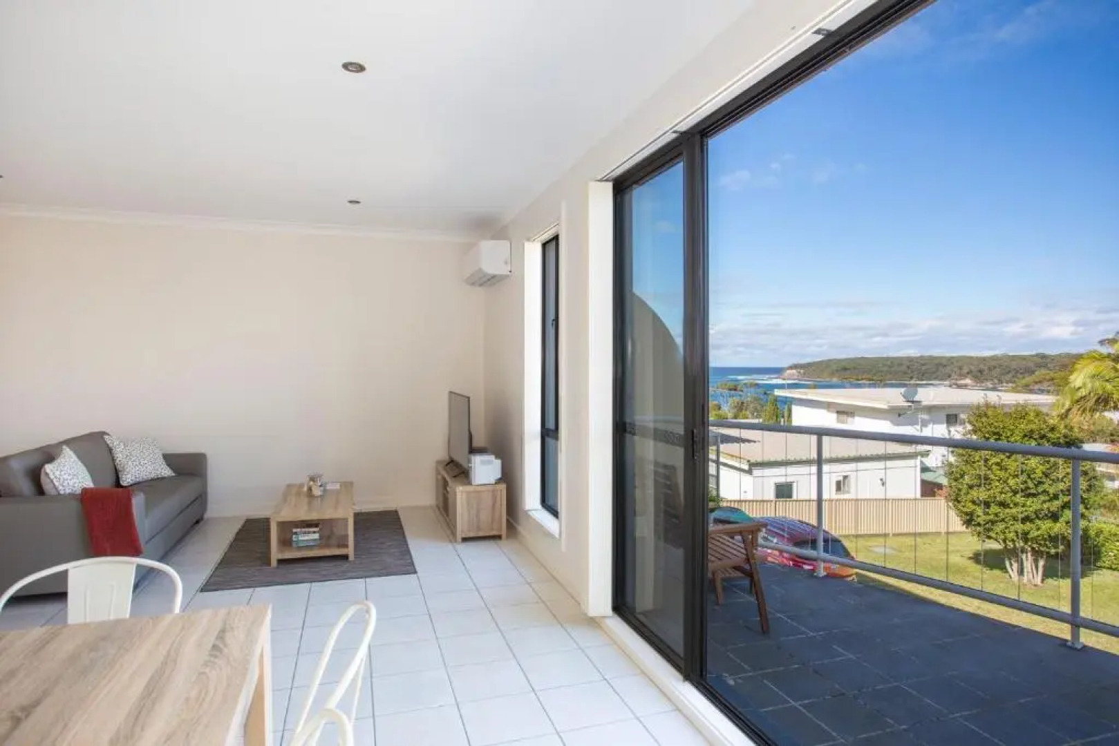 Dolphin Views Unit 5 of 14 Dolphin St