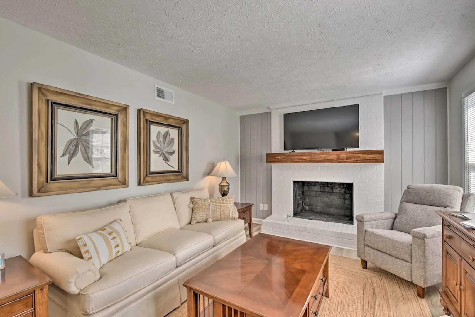 Downtown Southern Pines Townhome With Deck!