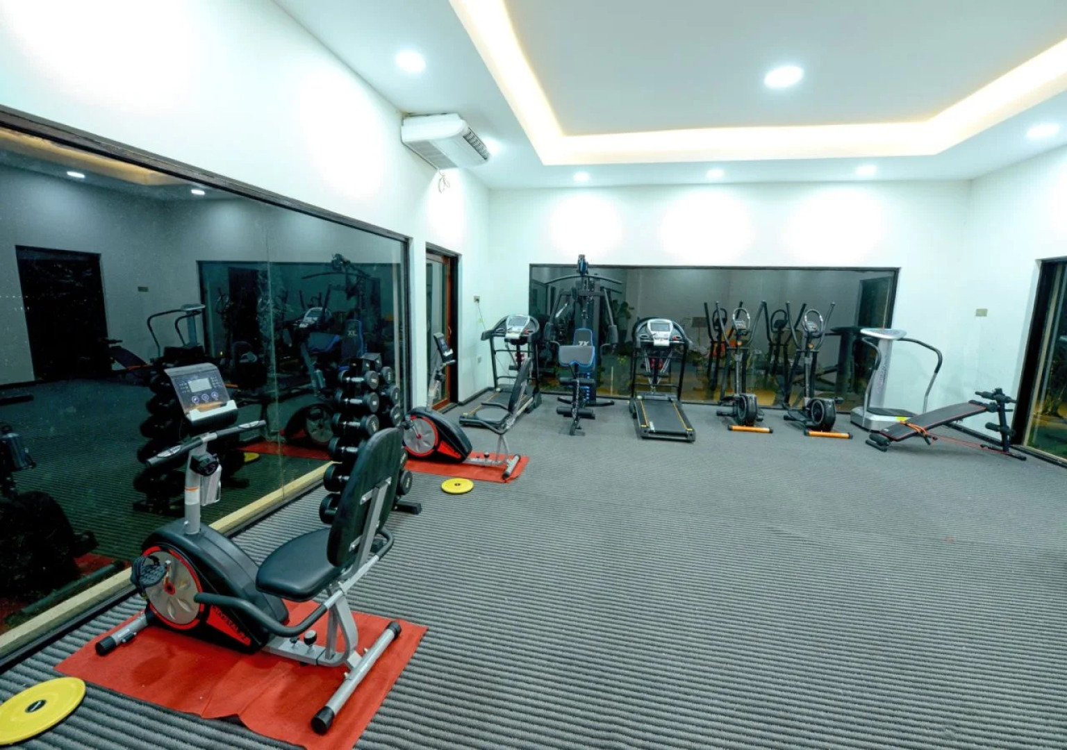 Shwe Taung Tan Hotel Lake View