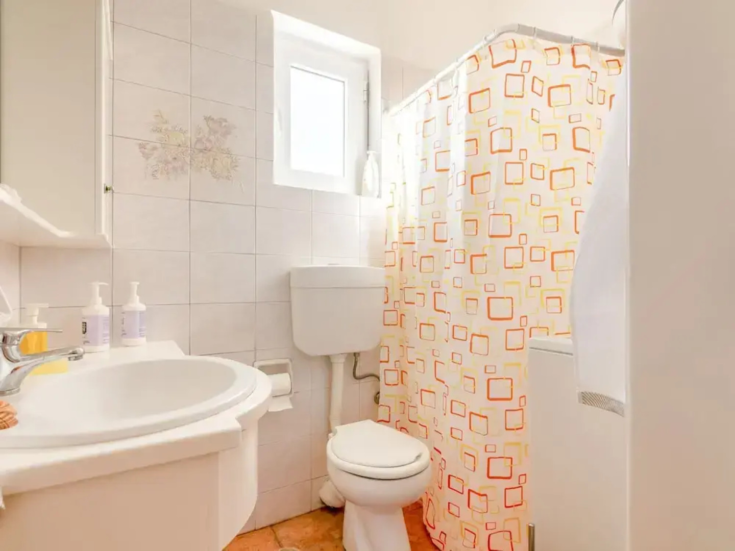 Alluring Cottage in Porto Rafti With Balcony