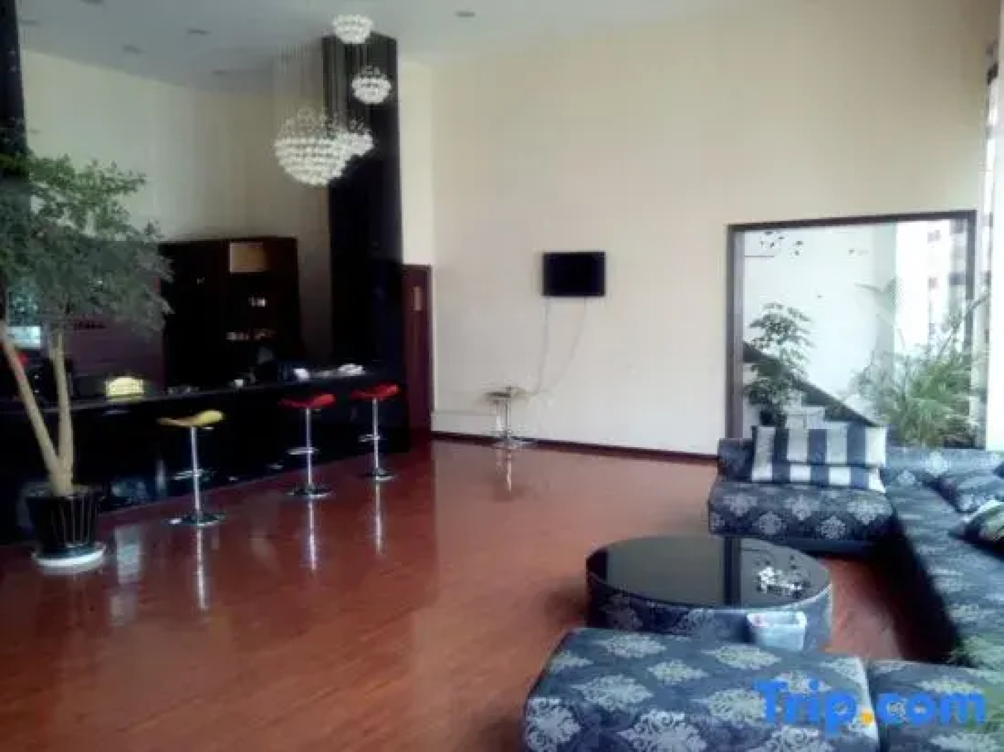 909. Theme Hotel (Mengzi Wencui Road Branch)