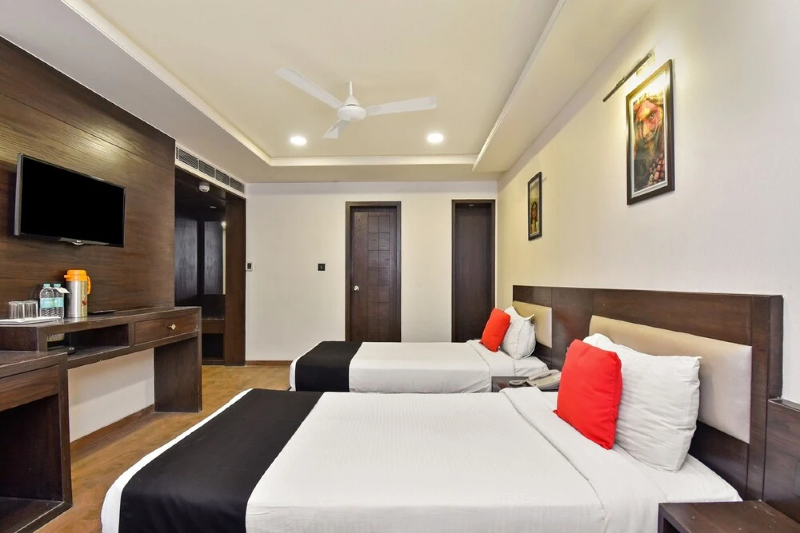 Capital O 31030 Crystal Park Kishangarh