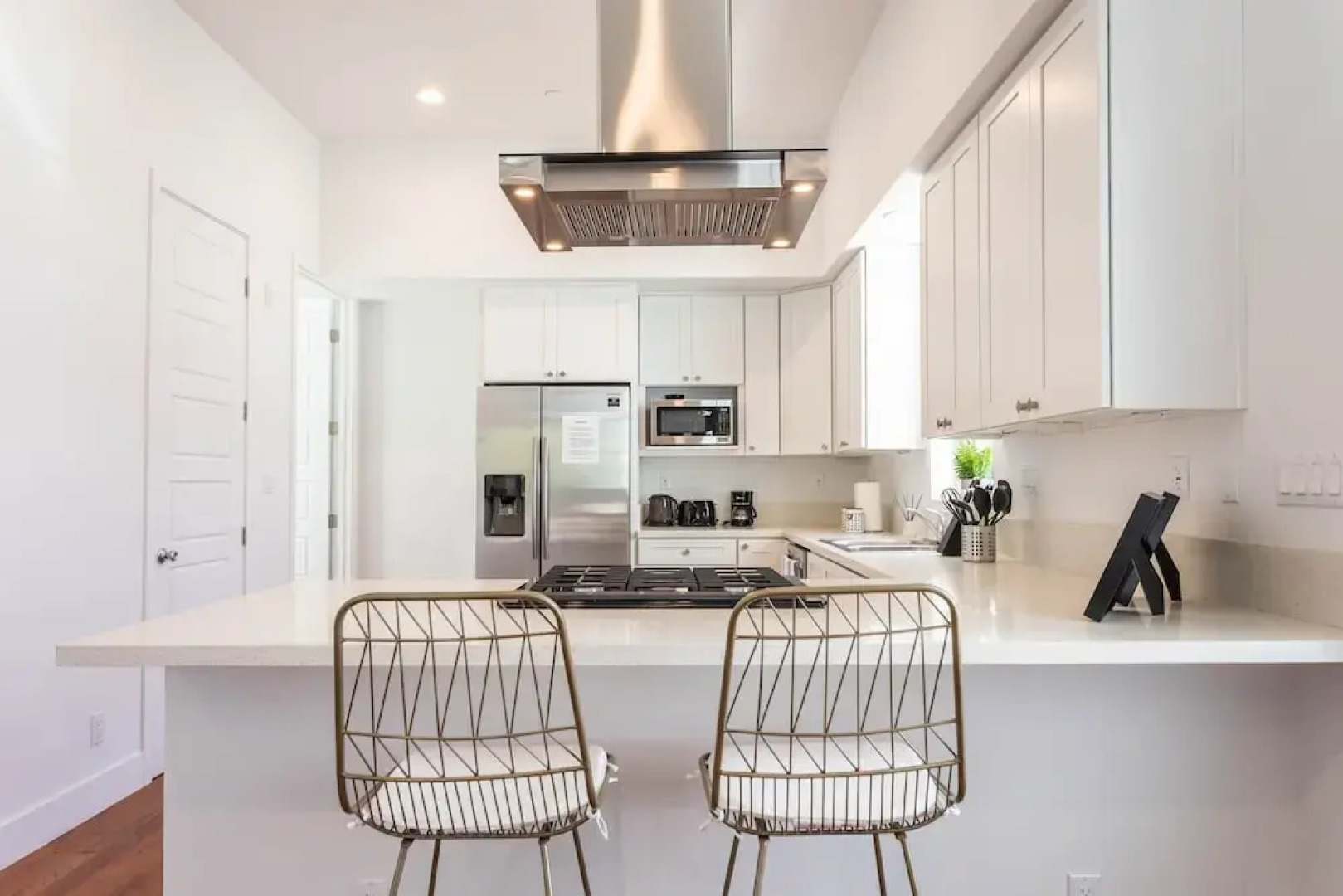 Ince by Avantstay 100 Meters to Amazon Studios