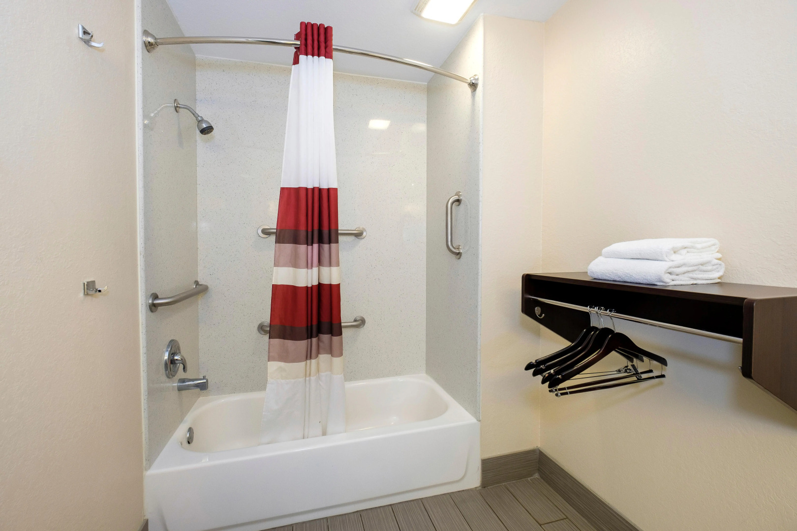 Super 8 by Wyndham Helen