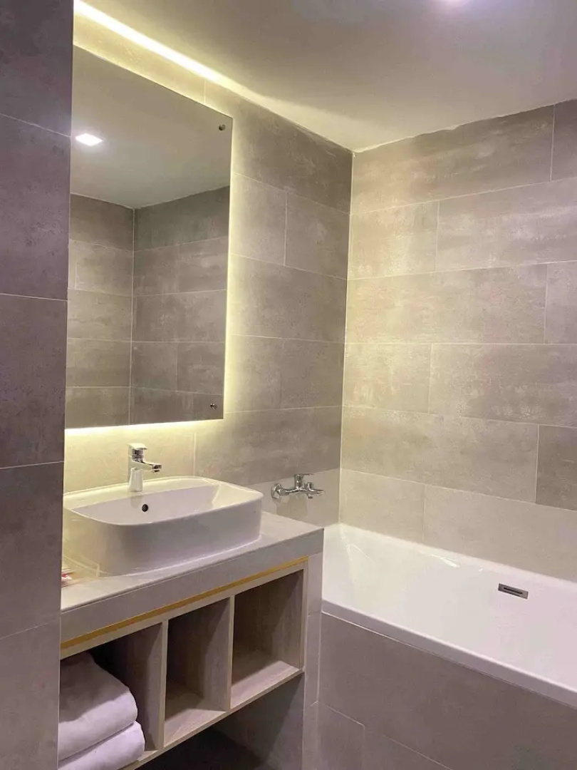 LYNN Hotel Tuban