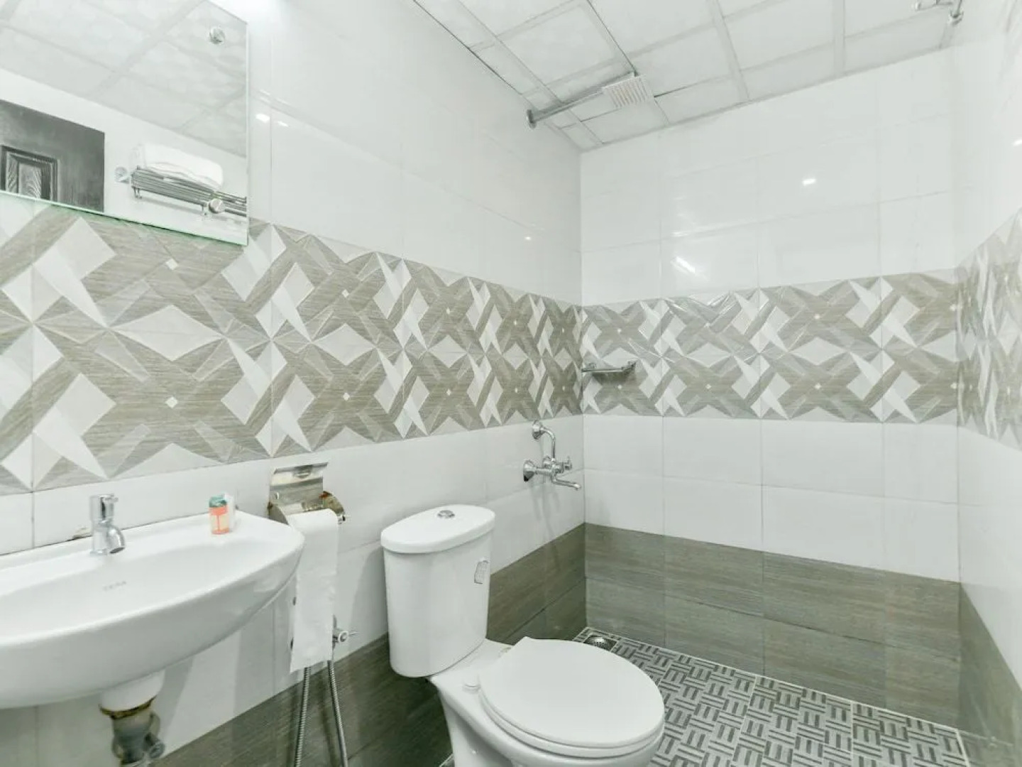 OYO 6244 Kay Pee's Inn