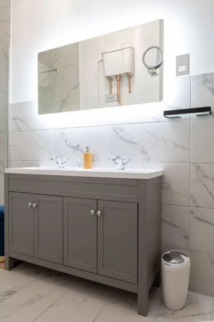 Beachfront Escape & Wow Sea Views, Luxury Retreat