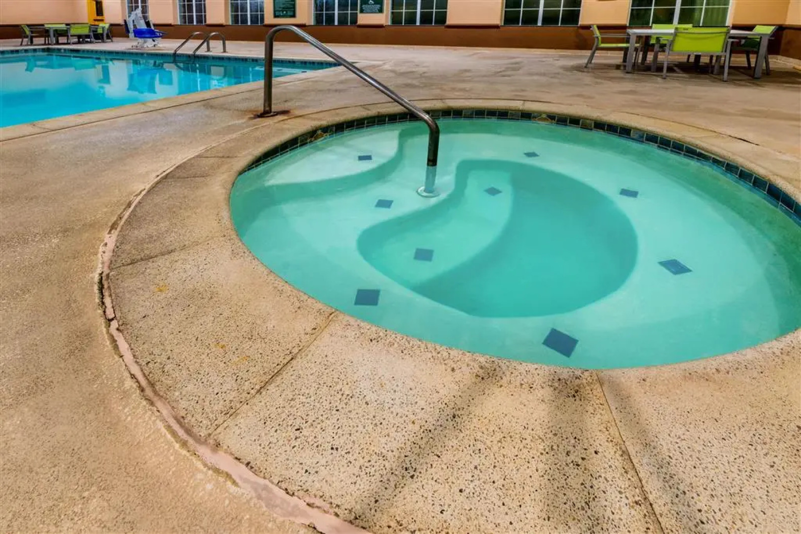 La Quinta Inn & Suites by Wyndham DFW Airport West - Bedford