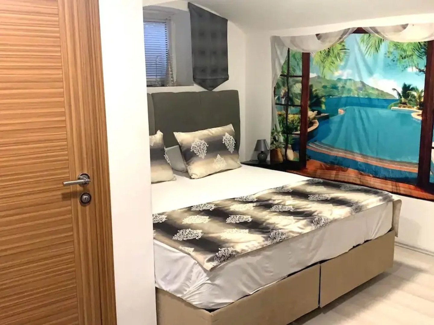 Apartment in Oberhausen Near a Lake