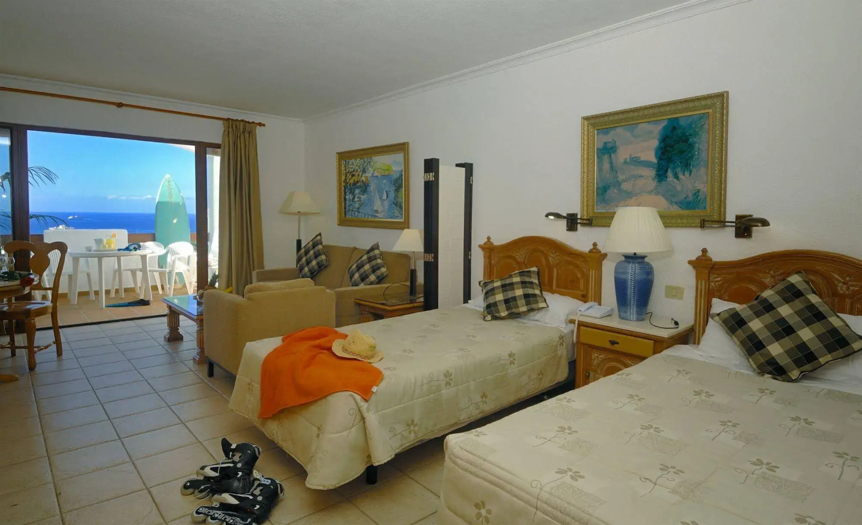 Ona Beverly Hills Suites