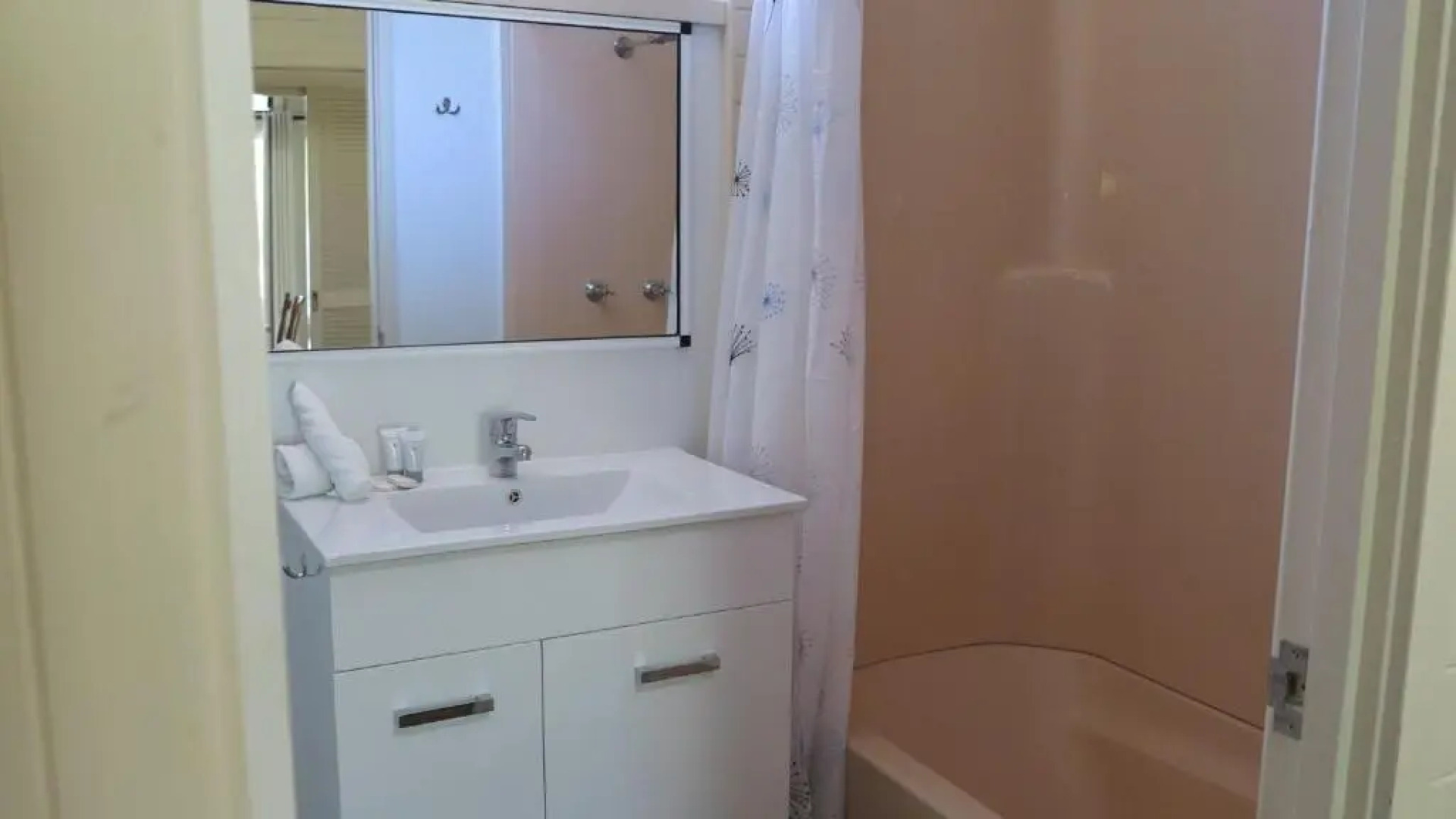 Picnic Bay Chalet Unit 2