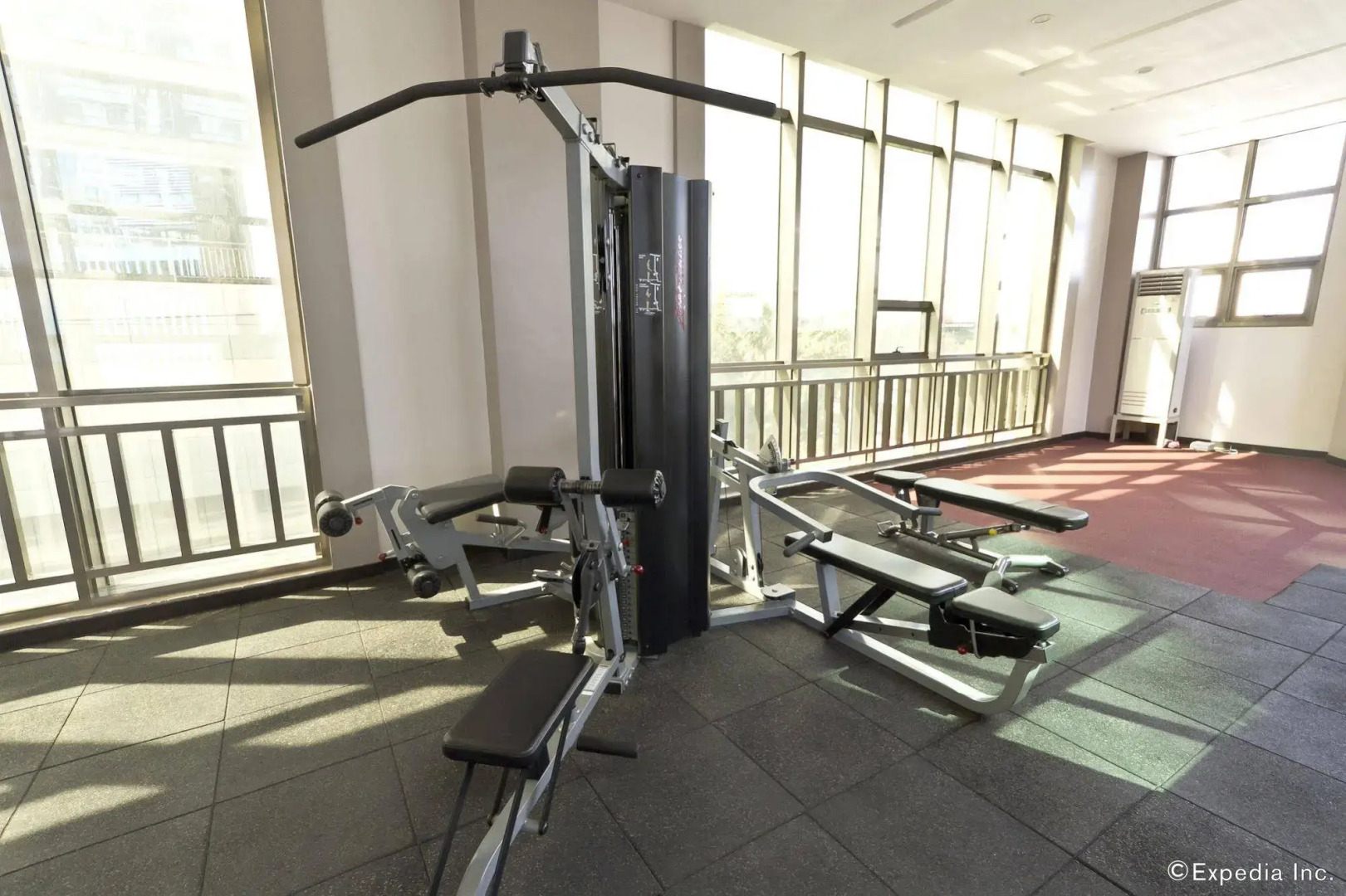 Mandarin Plaza Hotel