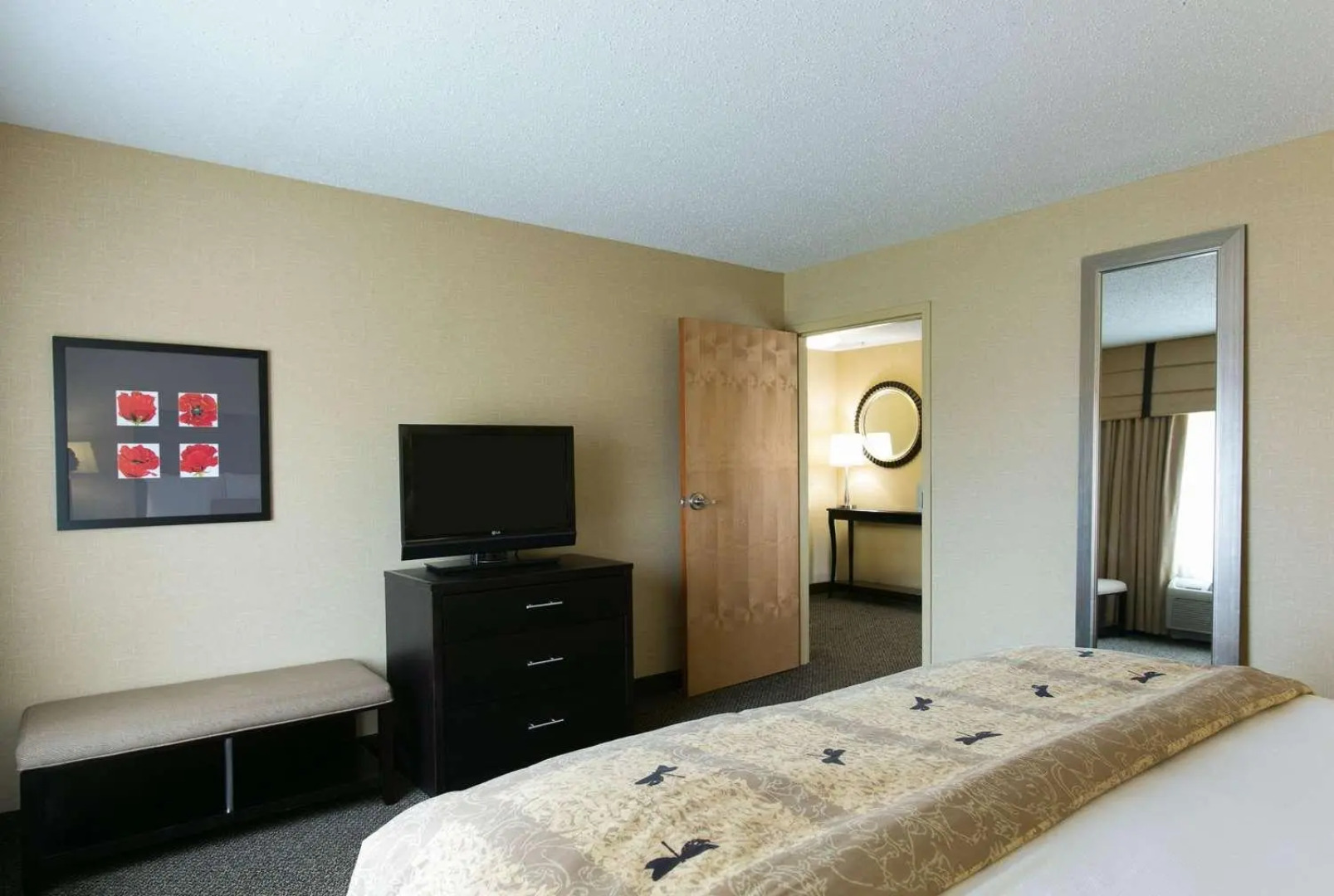 Cambria Suites Indianapolis Airport