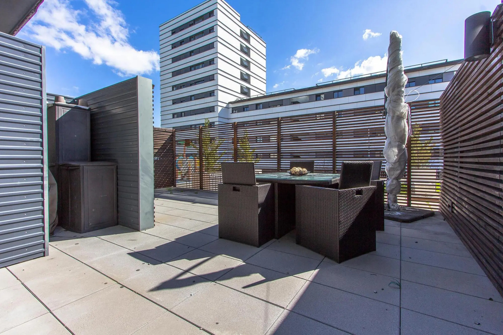 Expo River Side by Homing