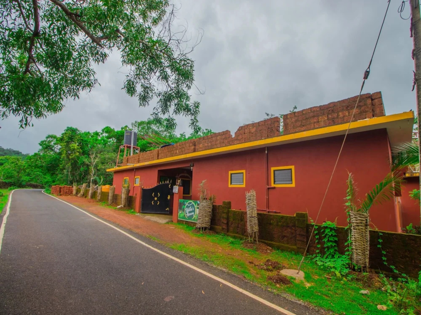 OYO 15436 Home Studio Near Khuske Waterfall