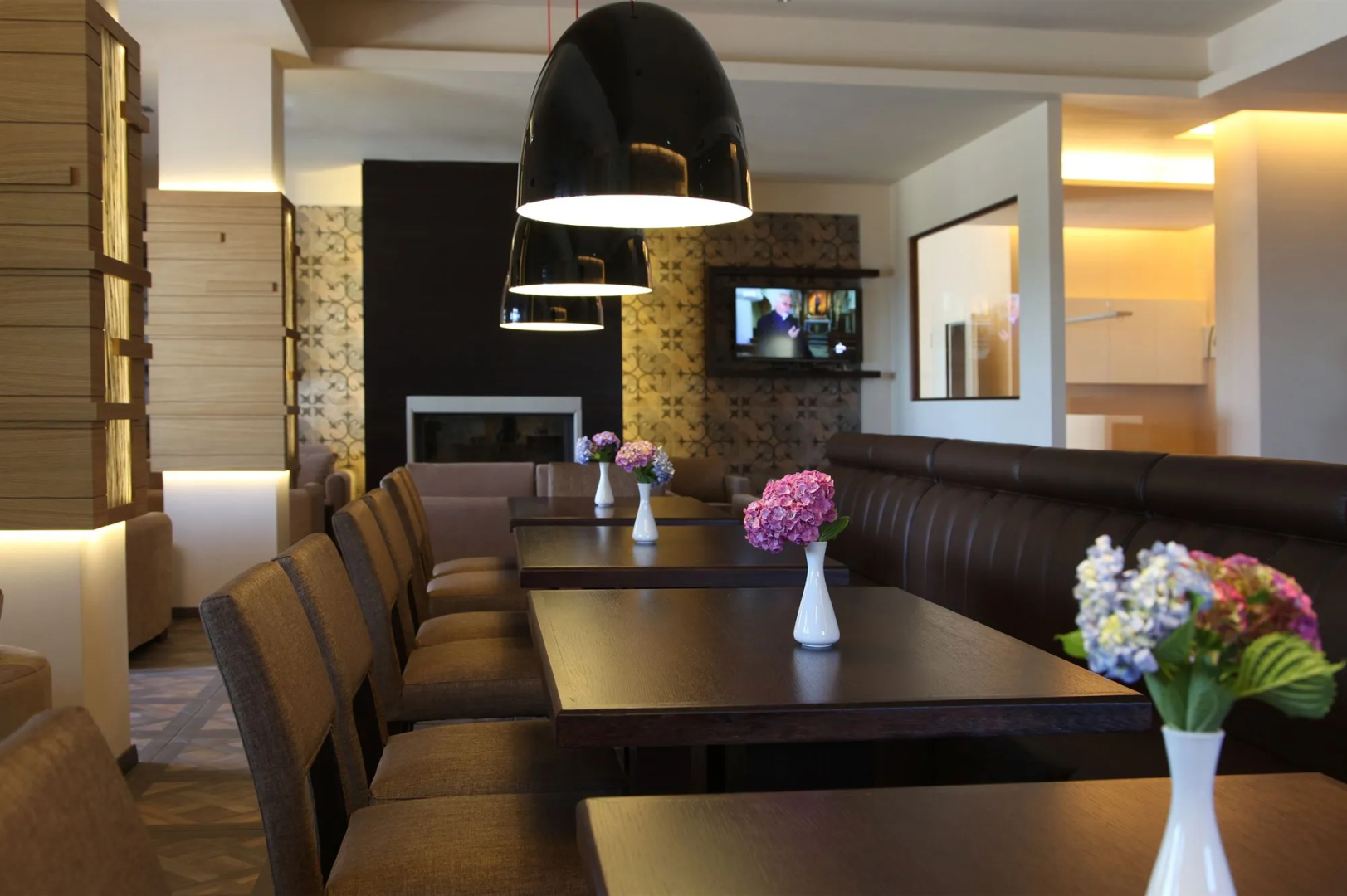 Theta Hotel
